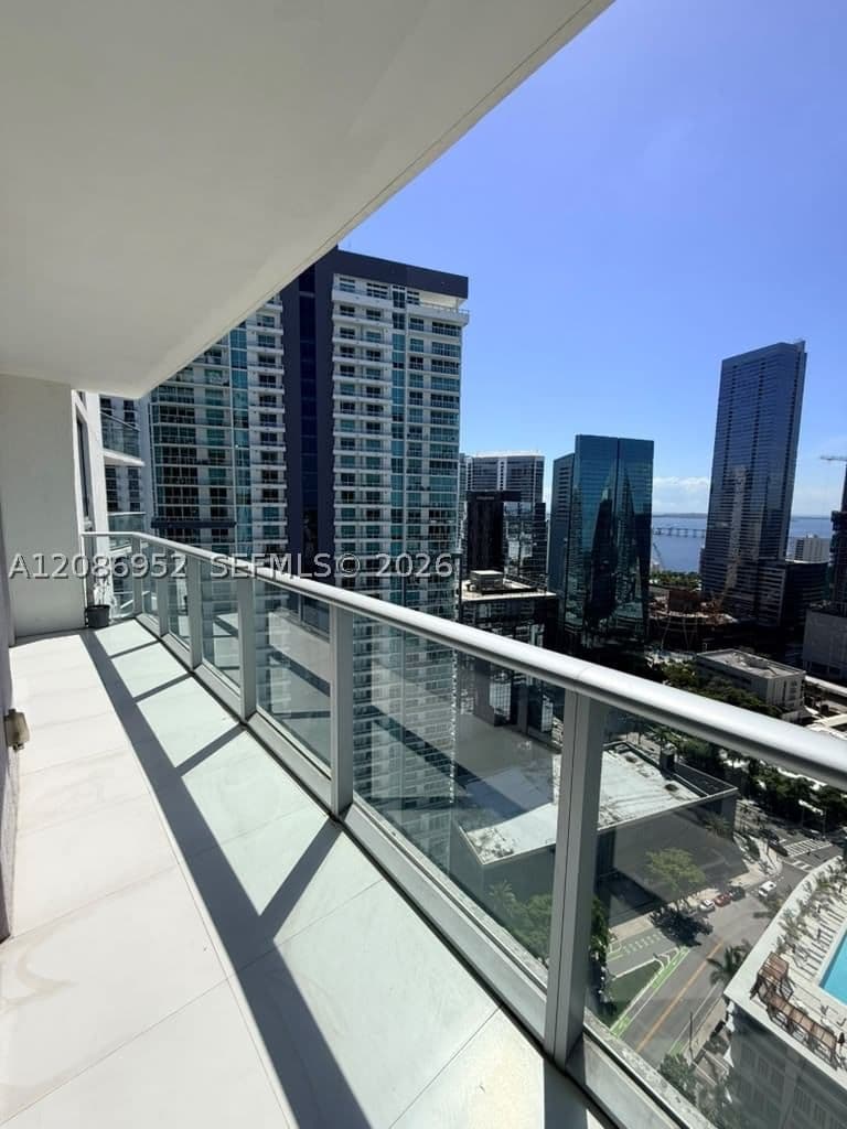 1+1 Condo — 1100 MIAMI AV #3302, Miami, FL 33130