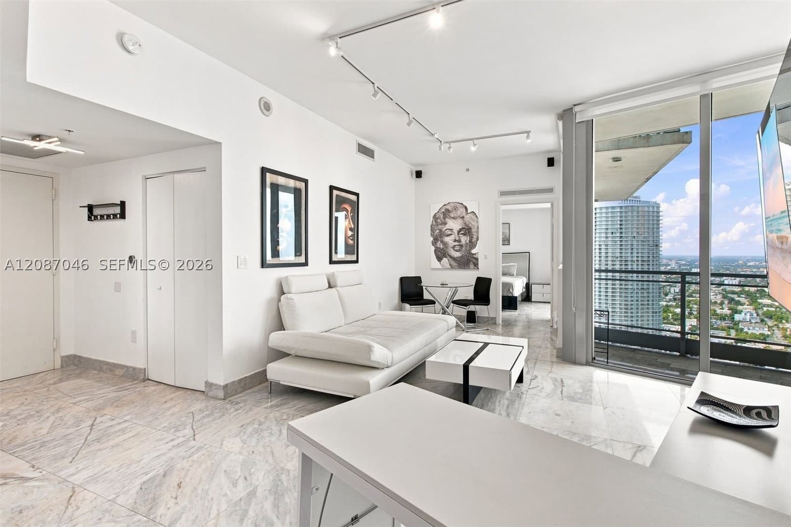 2+1 Condo — 92 3rd St #5106, Miami, FL 33130