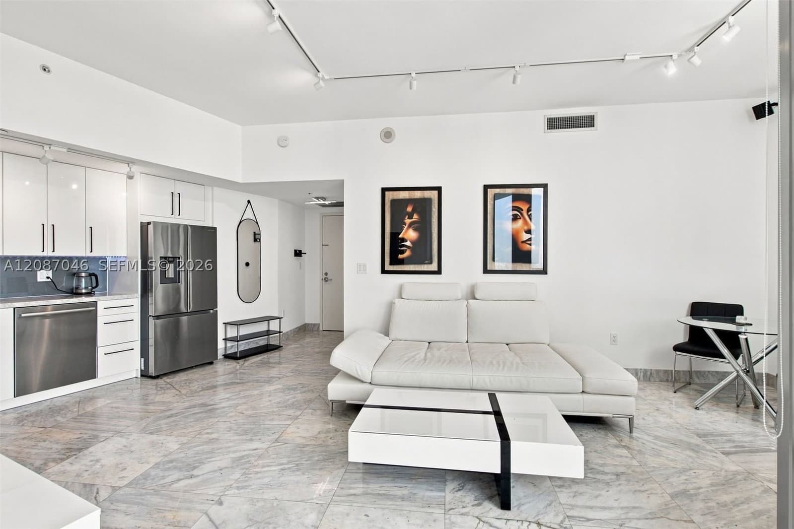 2+1 Condo — 92 3rd St #5106, Miami, FL 33130