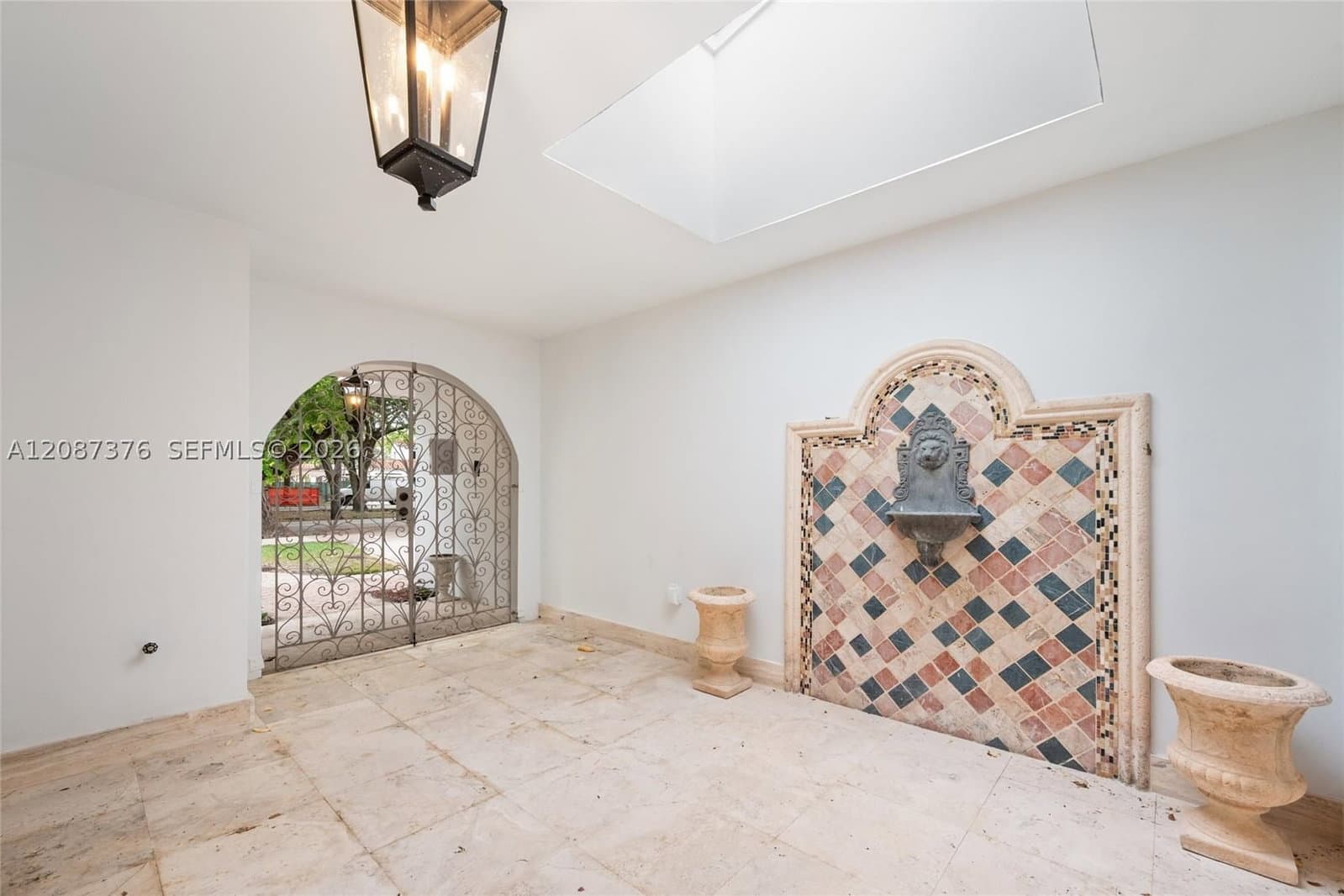 4+1 Müstakil ev — 1320 Alhambra Cir, Coral Gables, FL 33134