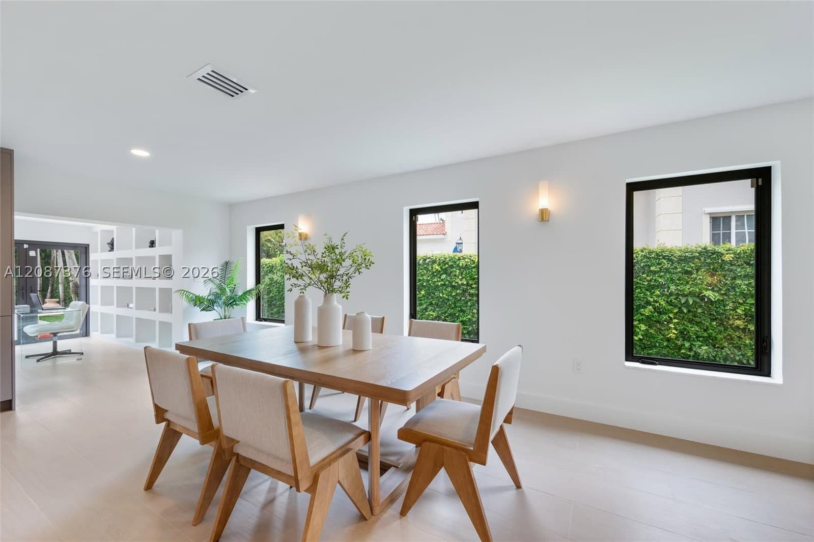4+1 Müstakil ev — 1320 Alhambra Cir, Coral Gables, FL 33134