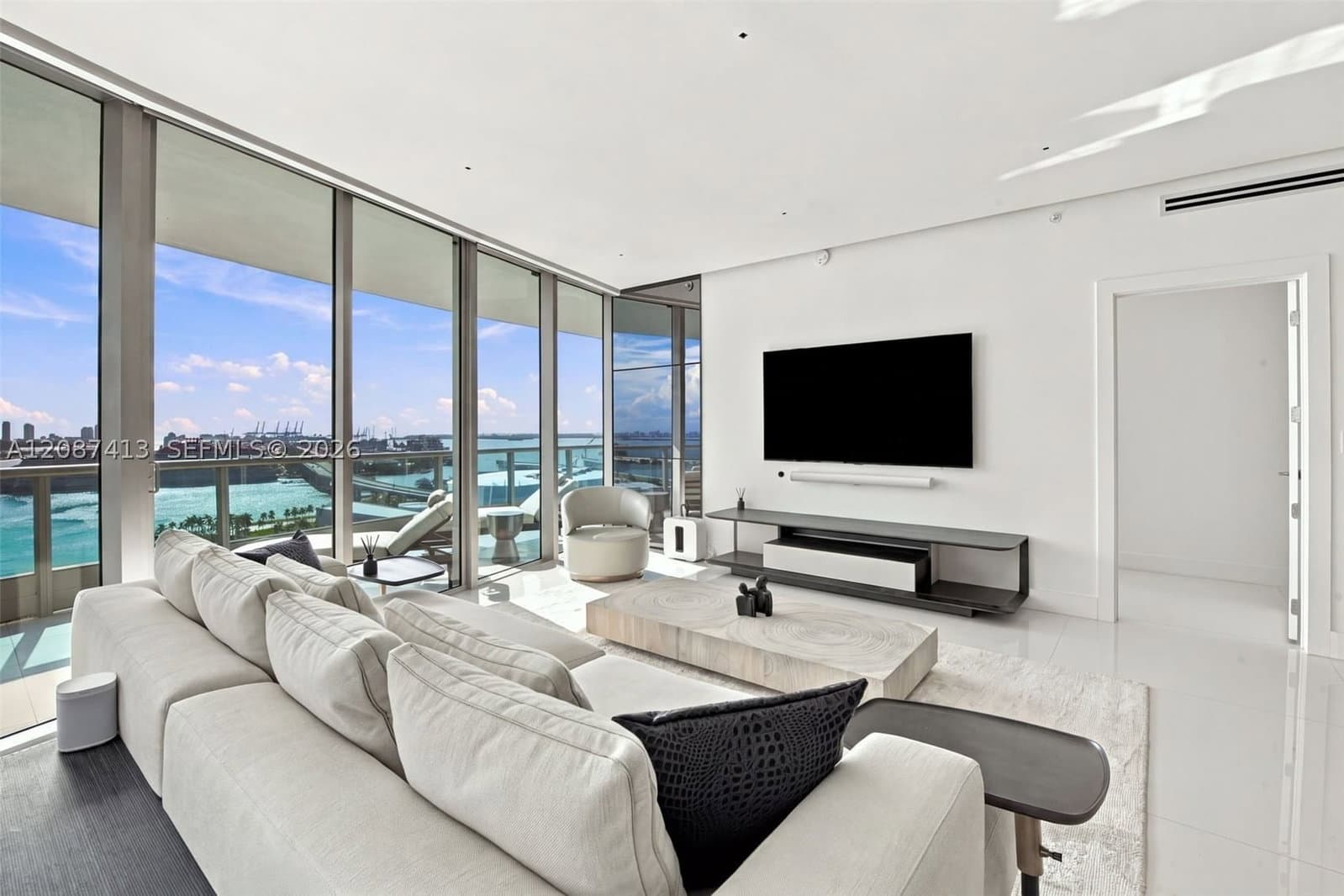 3+1 Condo — 900 Biscayne Blvd #2406, Miami, FL 33132