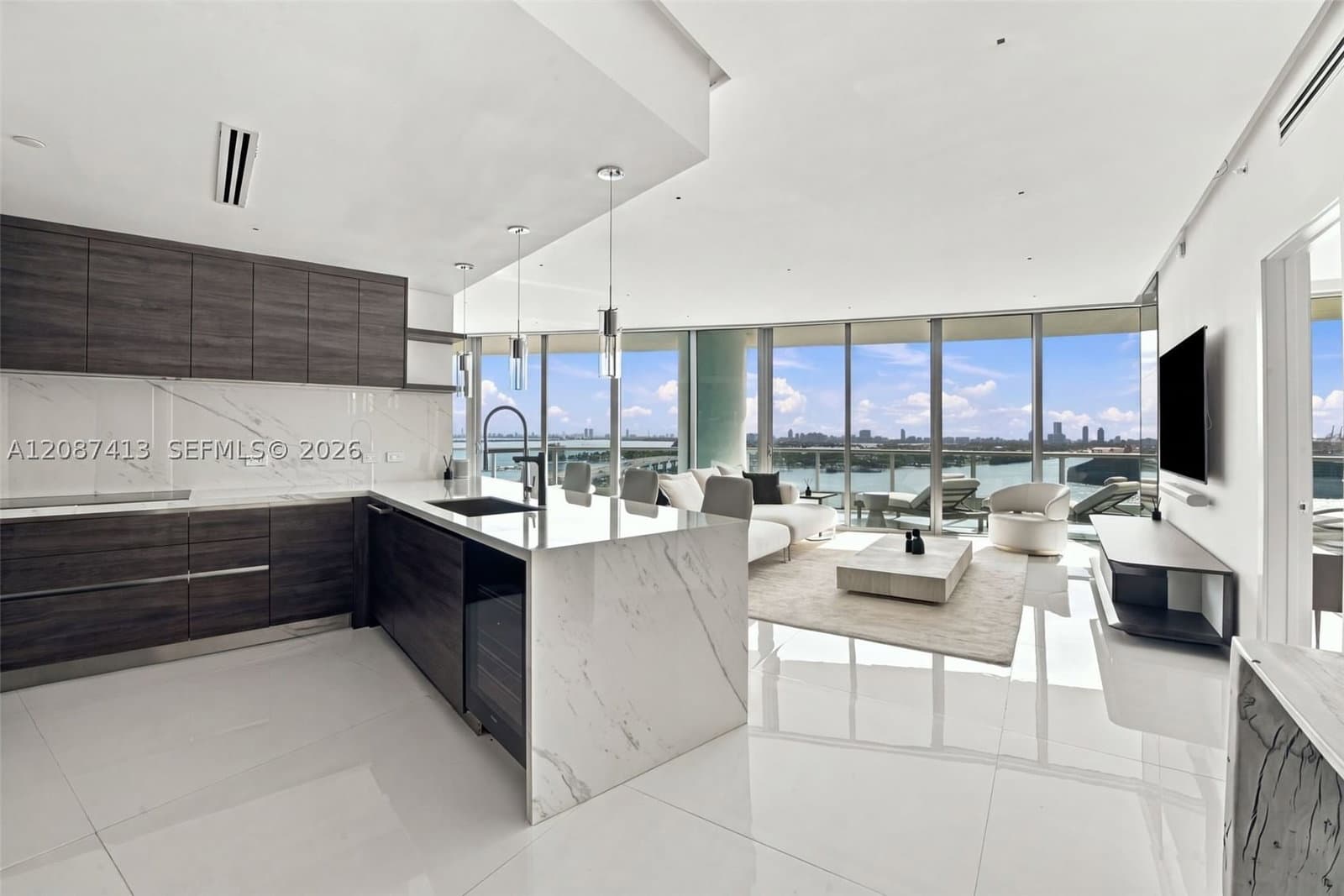3+1 Condo — 900 Biscayne Blvd #2406, Miami, FL 33132