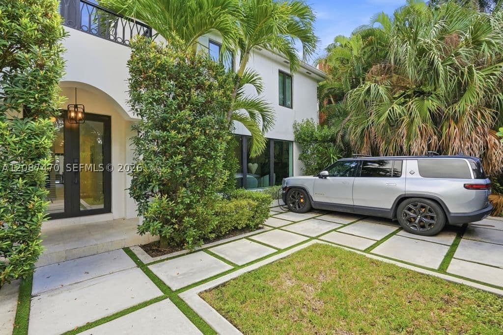 3+1 Müstakil ev — 2225 Meridian Ave, Miami Beach, FL 33139