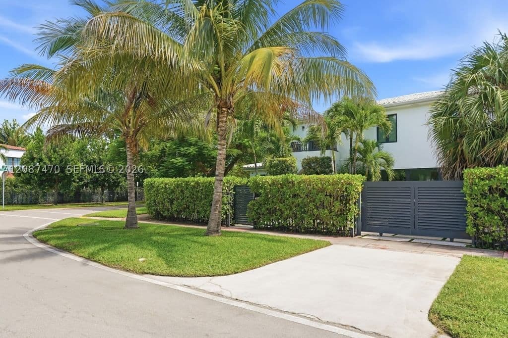 3+1 Müstakil ev — 2225 Meridian Ave, Miami Beach, FL 33139