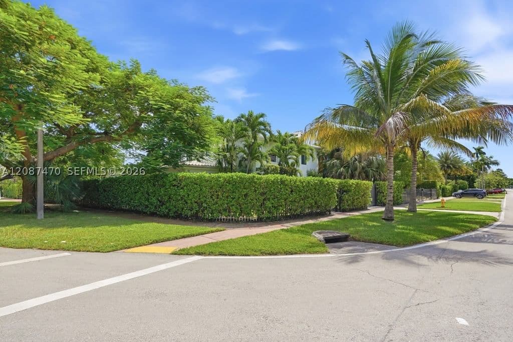 3+1 Müstakil ev — 2225 Meridian Ave, Miami Beach, FL 33139