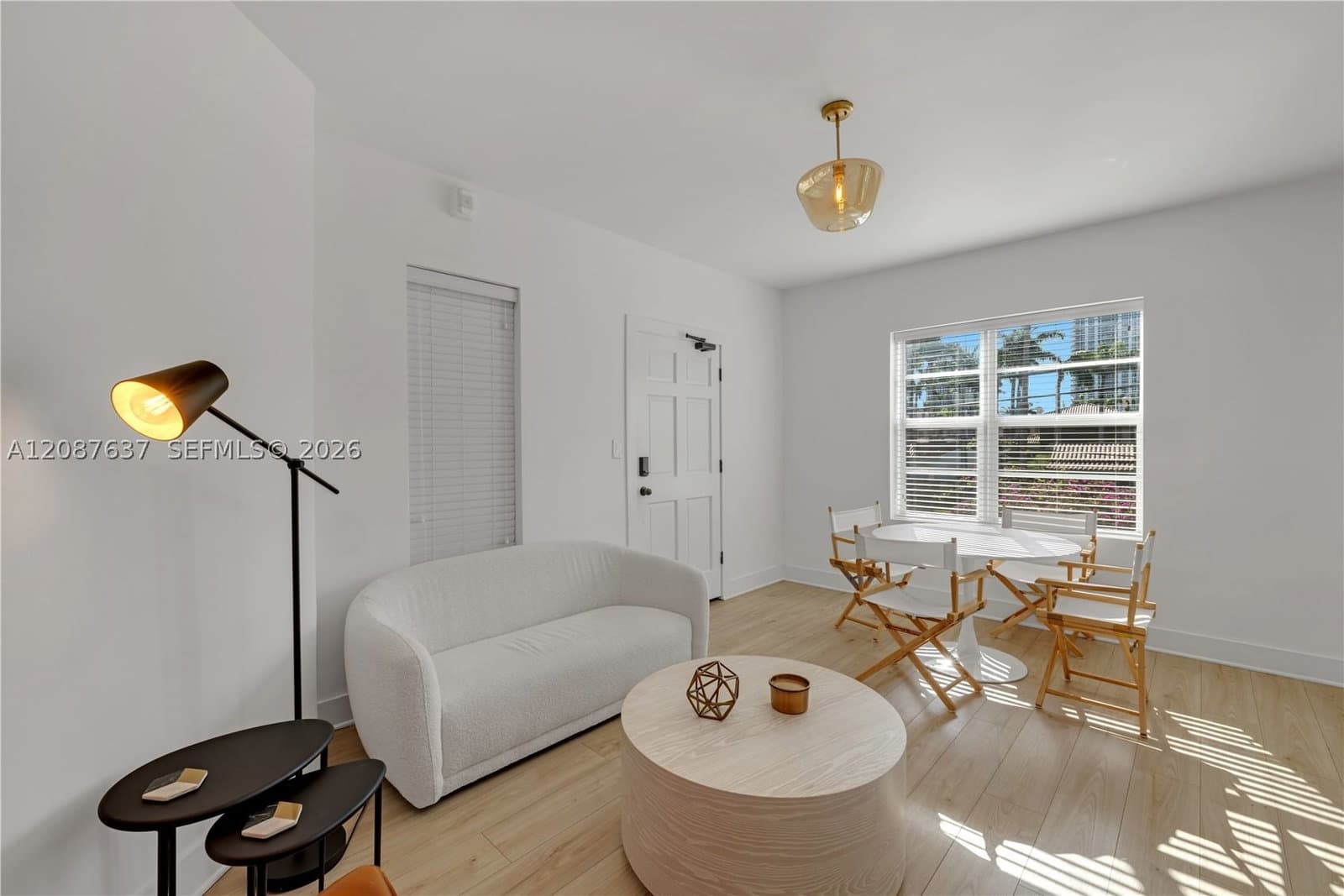 1+1 Condo — 4812 Pine Tree Dr #209, Miami Beach, FL 33140