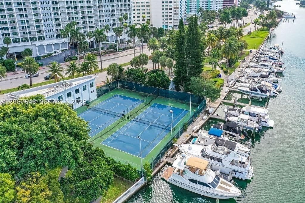 2-bedroom Condo — 5401 Collins Ave #919, Miami Beach, FL 33140