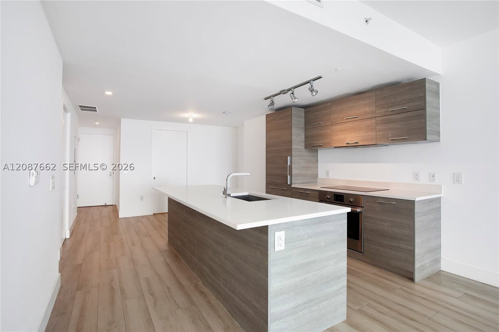 1-bedroom Condo — 650 32nd St #2802, Miami, FL 33137