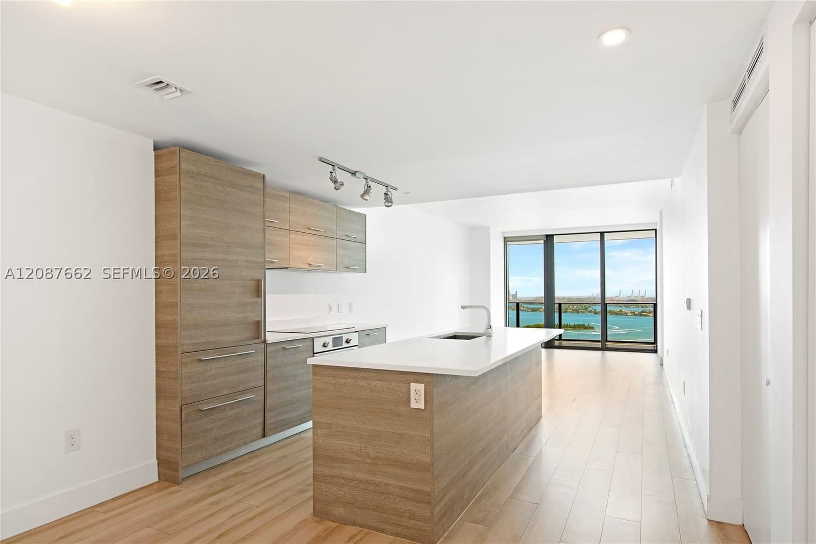 1-bedroom Condo — 650 32nd St #2802, Miami, FL 33137