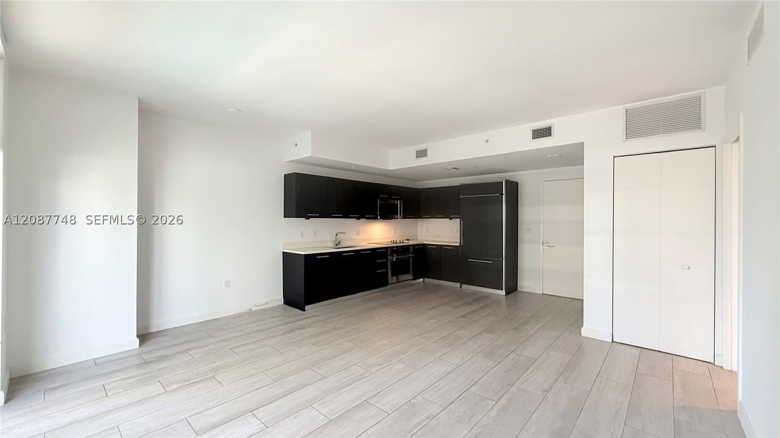 1+1 Daire — 55 9th St #1402, Miami, FL 33130