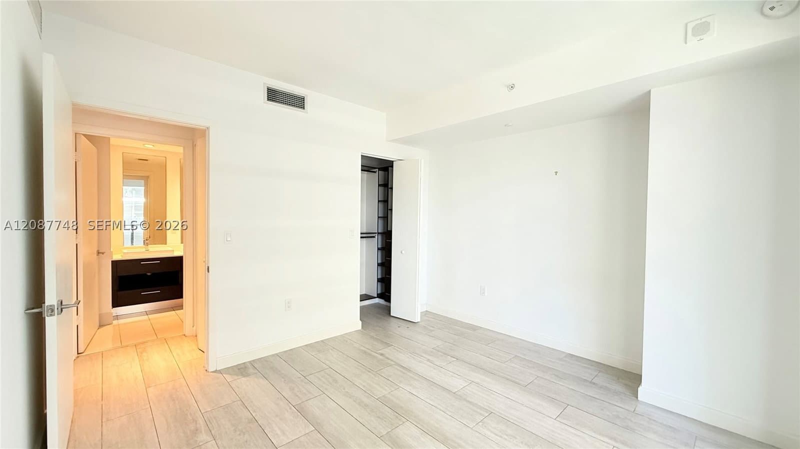 1+1 Daire — 55 9th St #1402, Miami, FL 33130