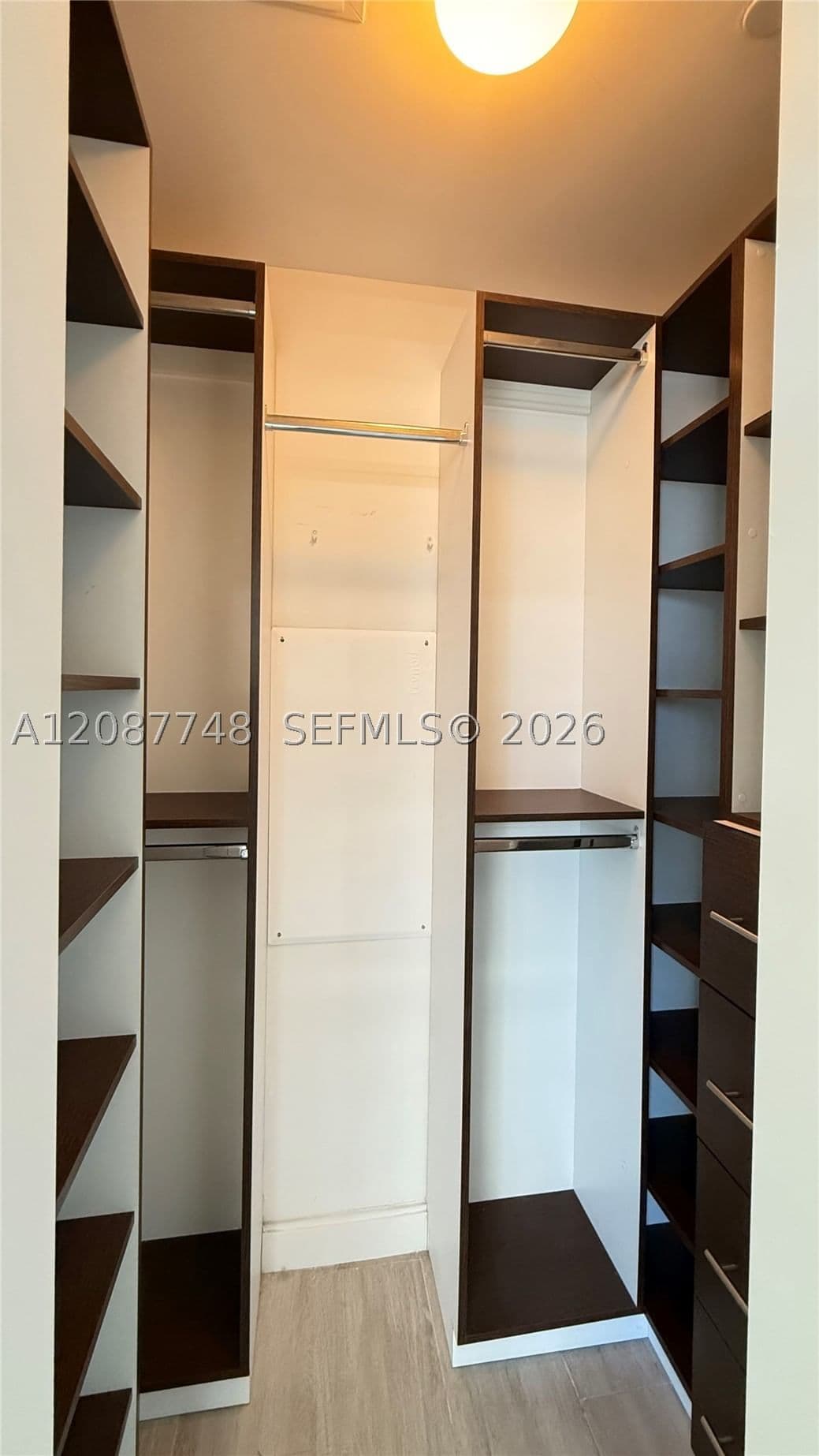 1+1 Daire — 55 9th St #1402, Miami, FL 33130