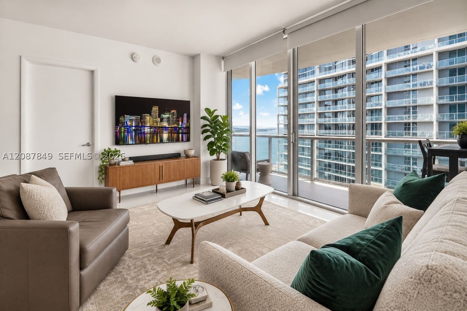 2+1 Condo — 475 Brickell Ave #3609, Miami, FL 33131