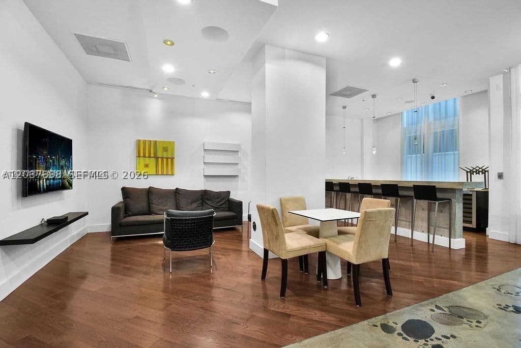 2+1 Condo — 234 3rd St #1701, Miami, FL 33132