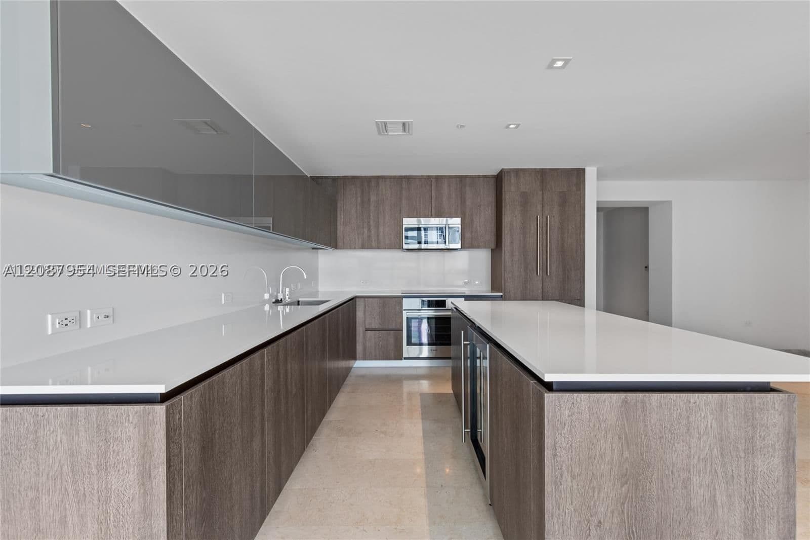 3+1 Condo — 88 7th St #904, Miami, FL 33130