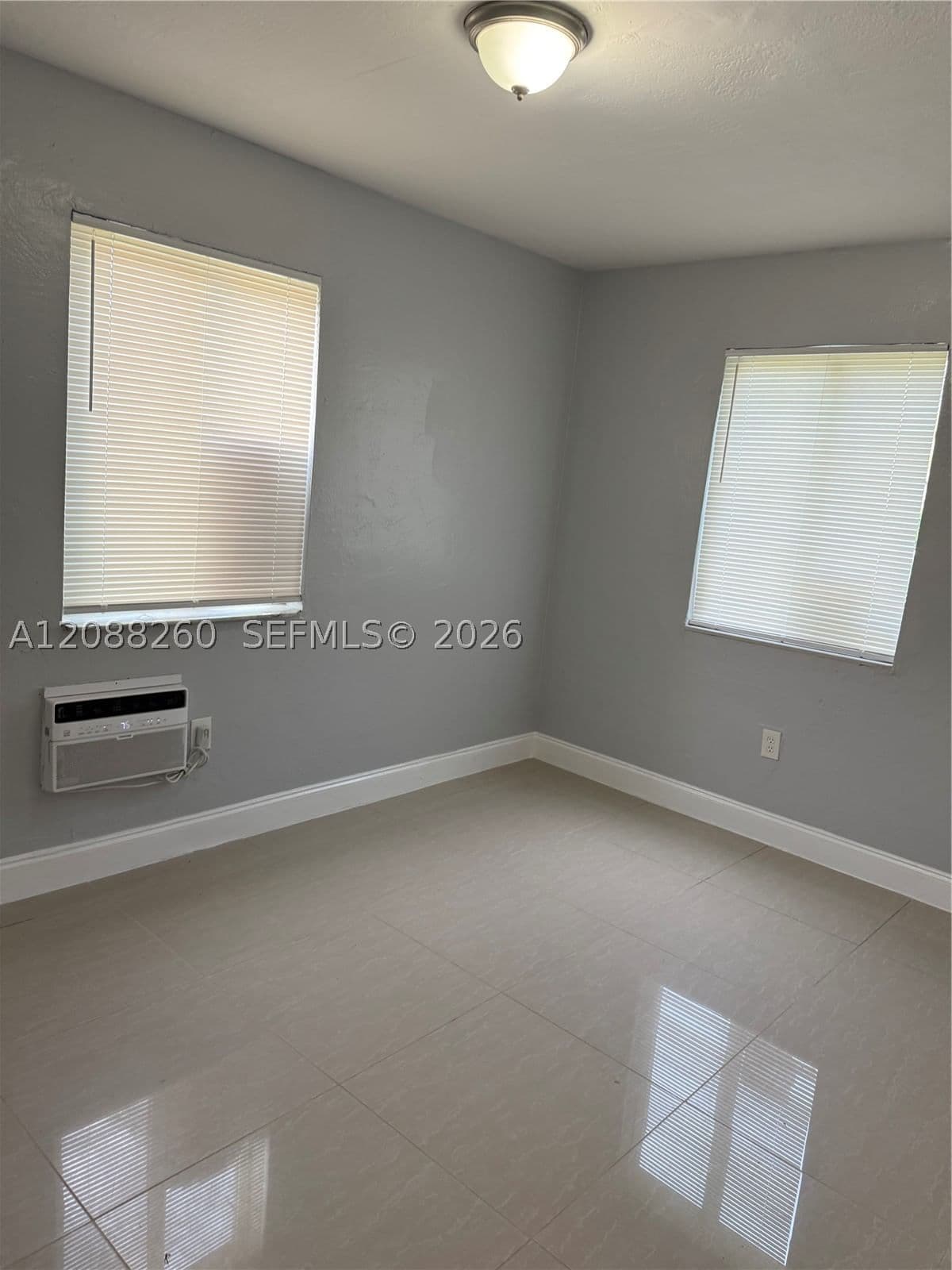 1+1 Mülk — 172 12th St #1, Miami, FL 33136