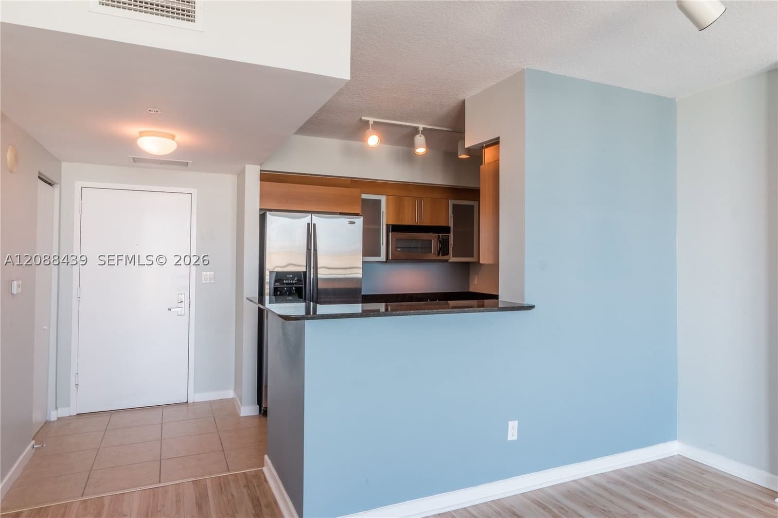 1+1 Condo — 335 Biscayne Blvd #3904, Miami, FL 33131