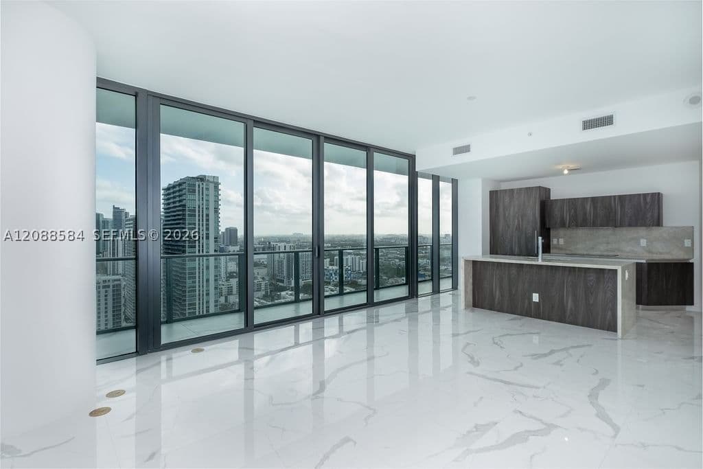 4+1 Condo — 480 31 St #3101, Miami, FL 33137
