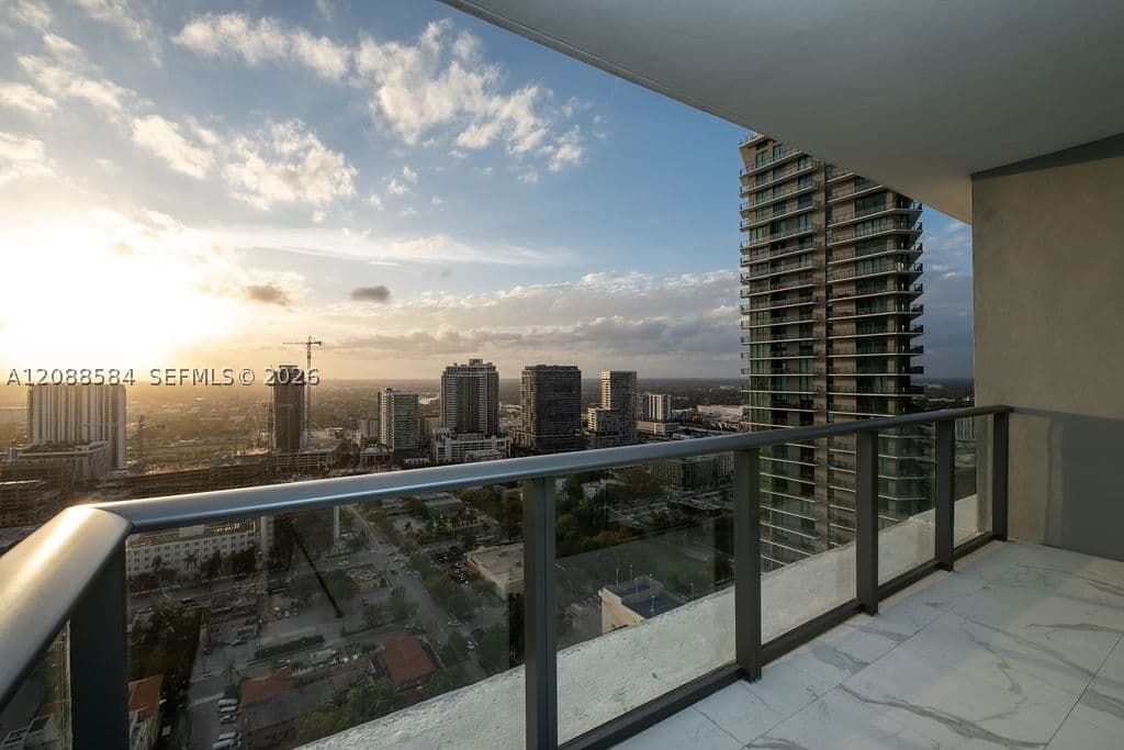 4+1 Condo — 480 31 St #3101, Miami, FL 33137