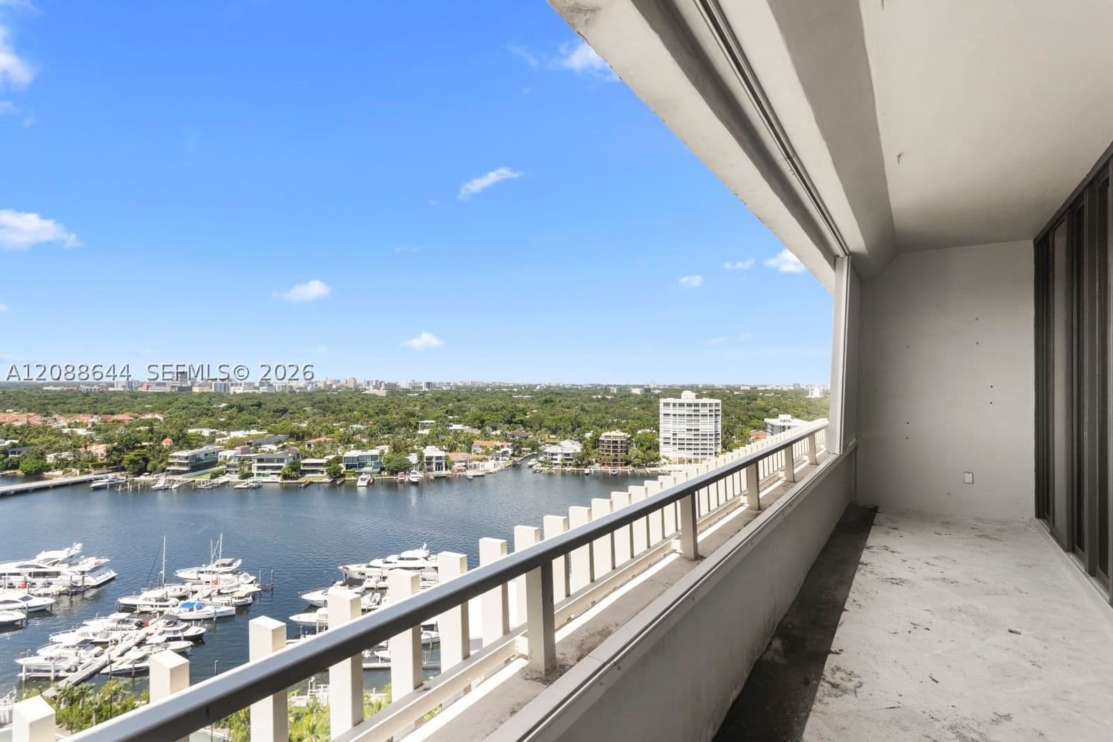 2+1 Condo — 3 Grove Isle Dr #CPH08, Miami, FL 33133
