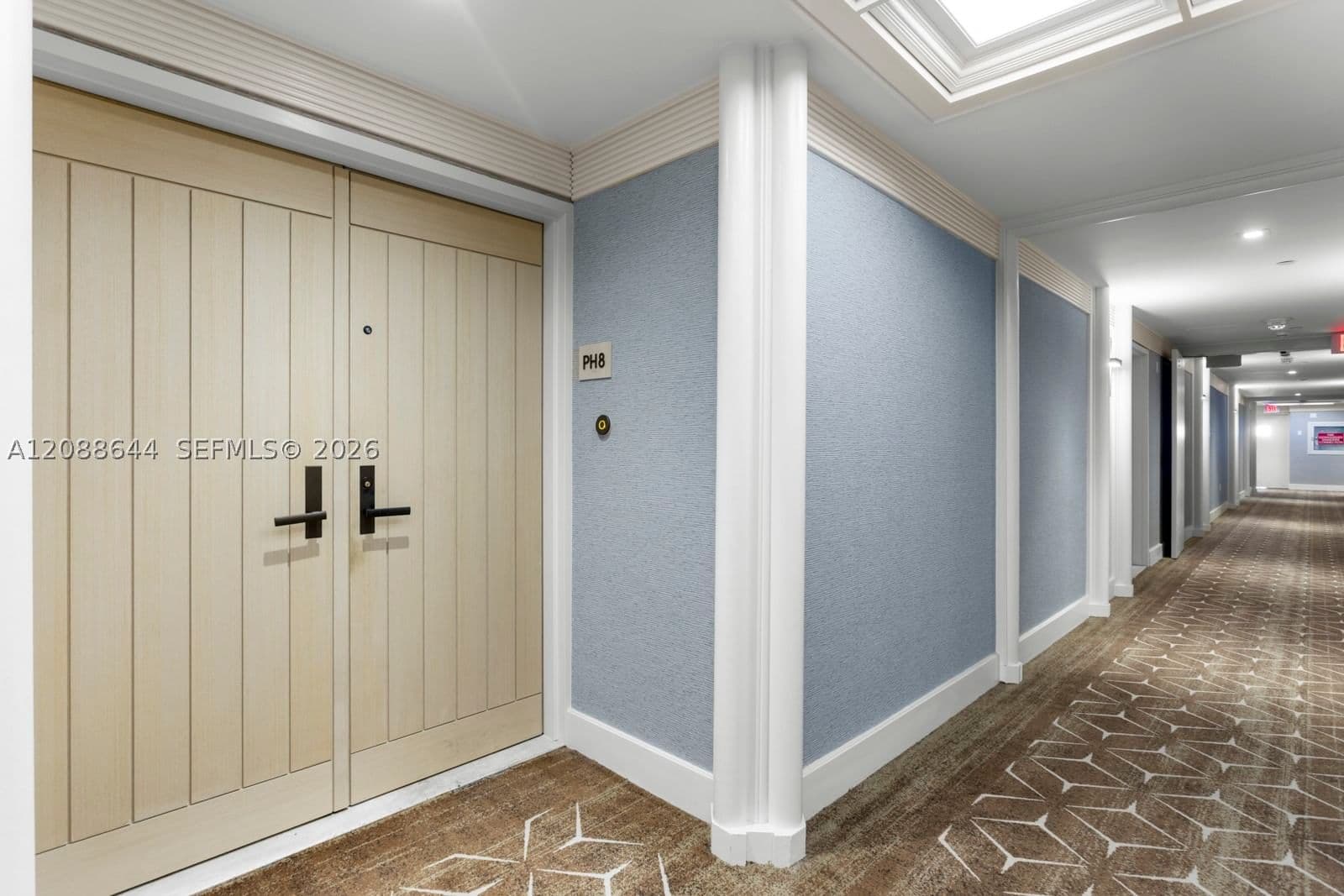 2+1 Condo — 3 Grove Isle Dr #CPH08, Miami, FL 33133