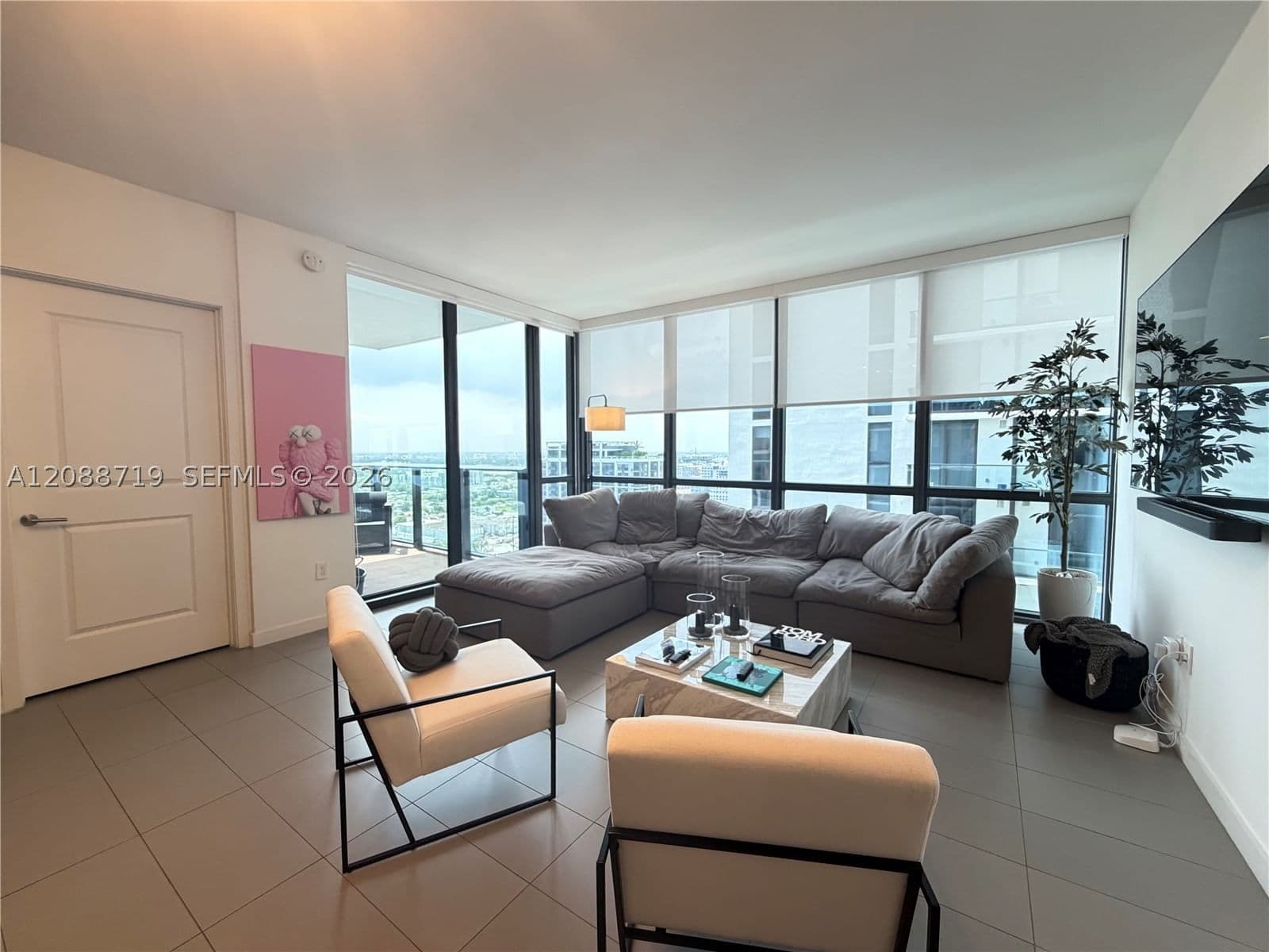2+1 Condo — 1600 1st Ave #2016, Miami, FL 33132