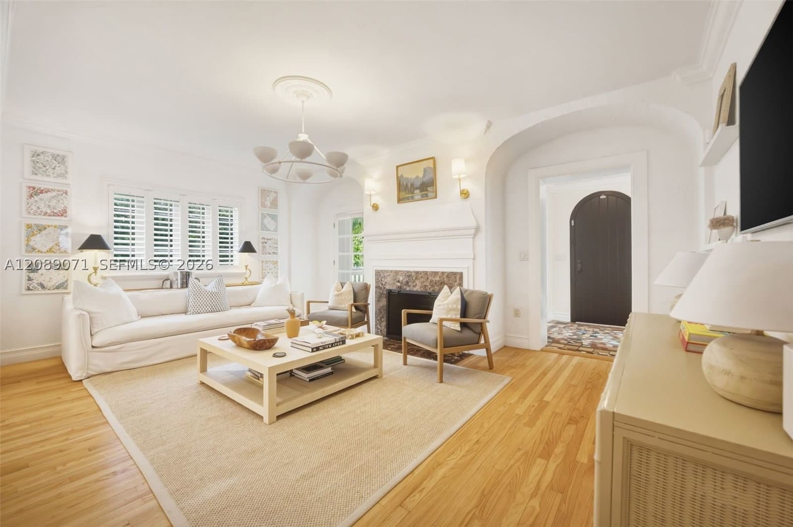4+1 Müstakil ev — 1507 Columbus Blvd, Coral Gables, FL 33134