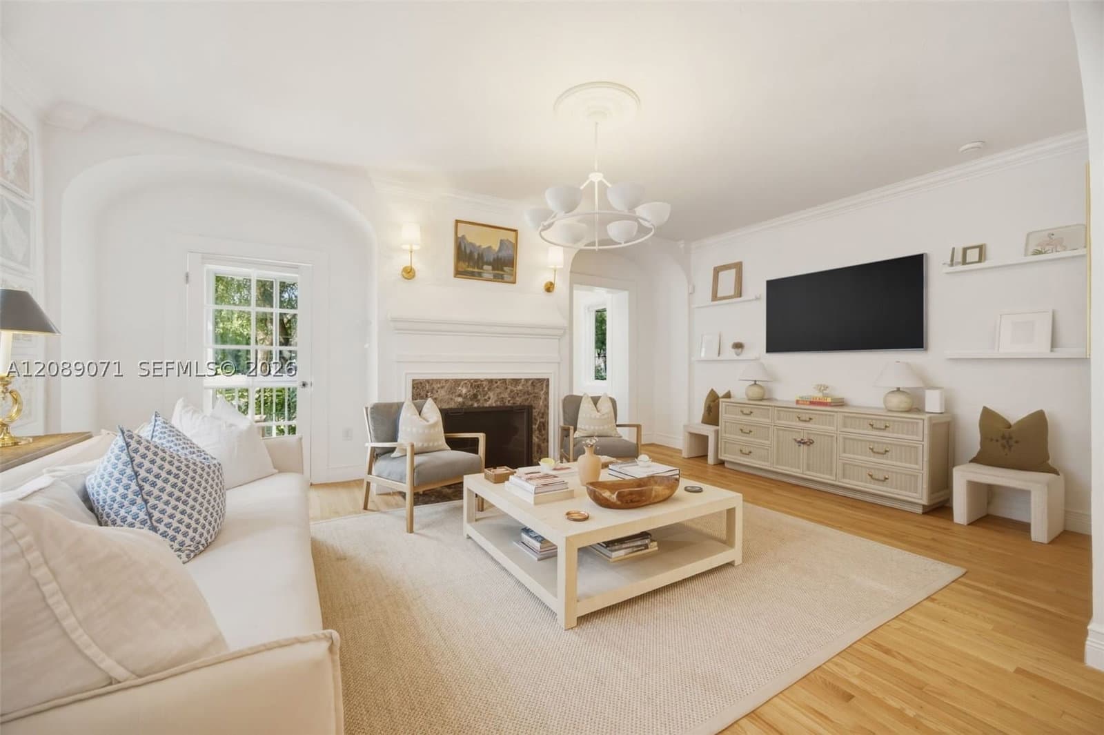 4+1 Müstakil ev — 1507 Columbus Blvd, Coral Gables, FL 33134