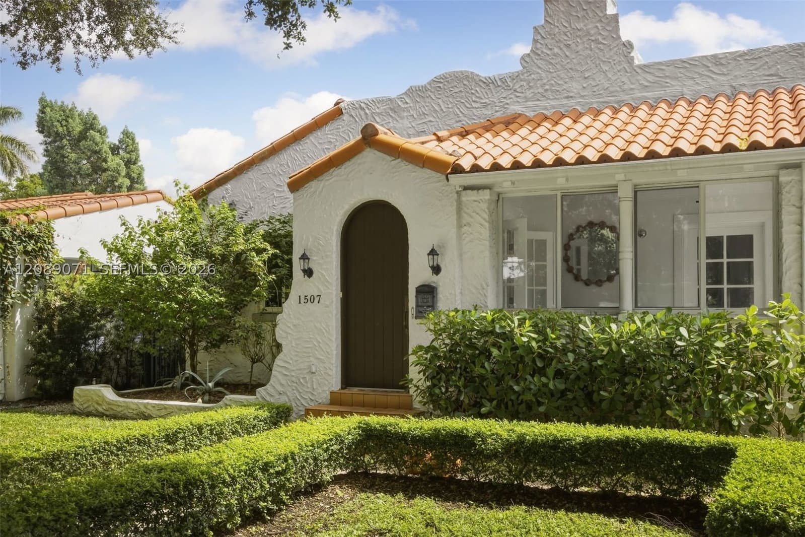 4+1 Müstakil ev — 1507 Columbus Blvd, Coral Gables, FL 33134