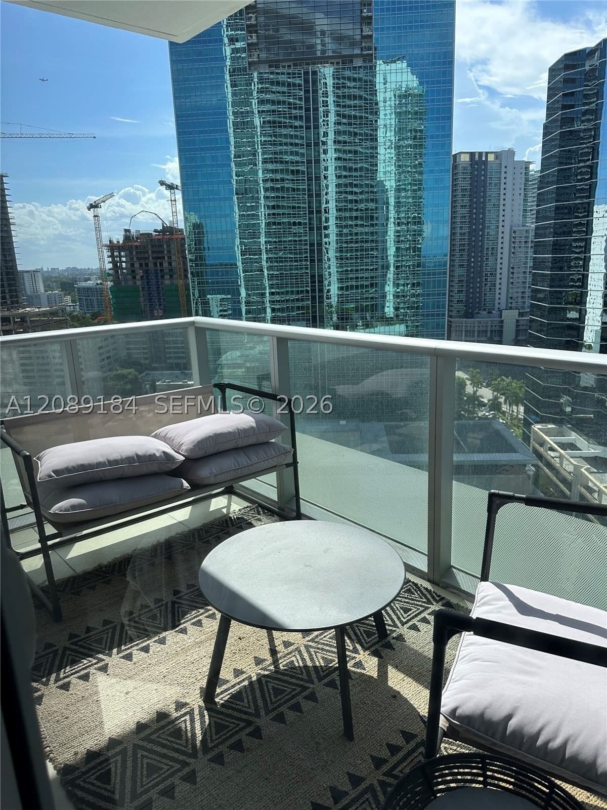 Condo — 1300 Brickell Bay Dr #2213, Miami, FL 33131