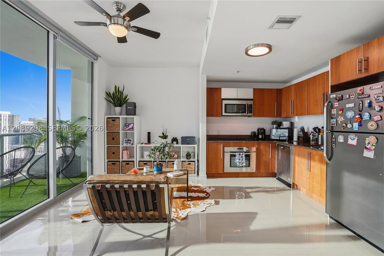 1+1 Condo — 300 Biscayne Blvd #T-3509, Miami, FL 33131