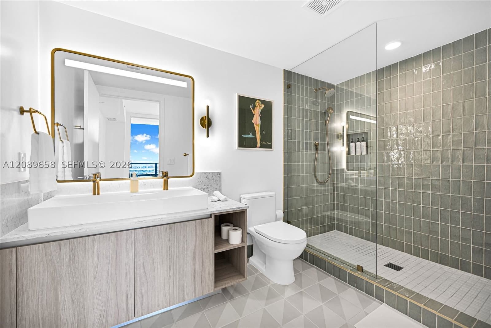 3-bedroom Condo — 159 6th St #4015, Miami, FL 33132
