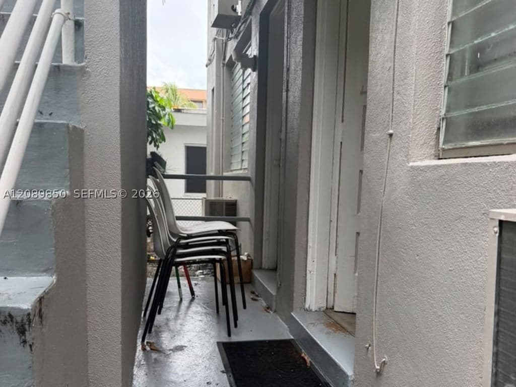 Mülk — 8020 Abbott Ave #2, Miami Beach, FL 33141
