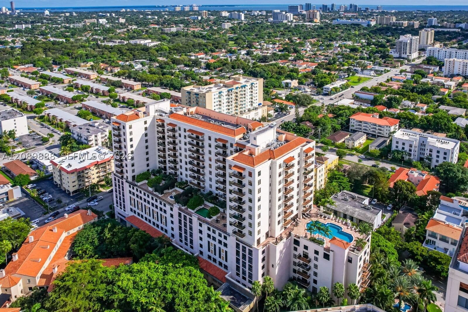 2-bedroom Condo — 888 Douglas Rd #1516, Coral Gables, FL 33134