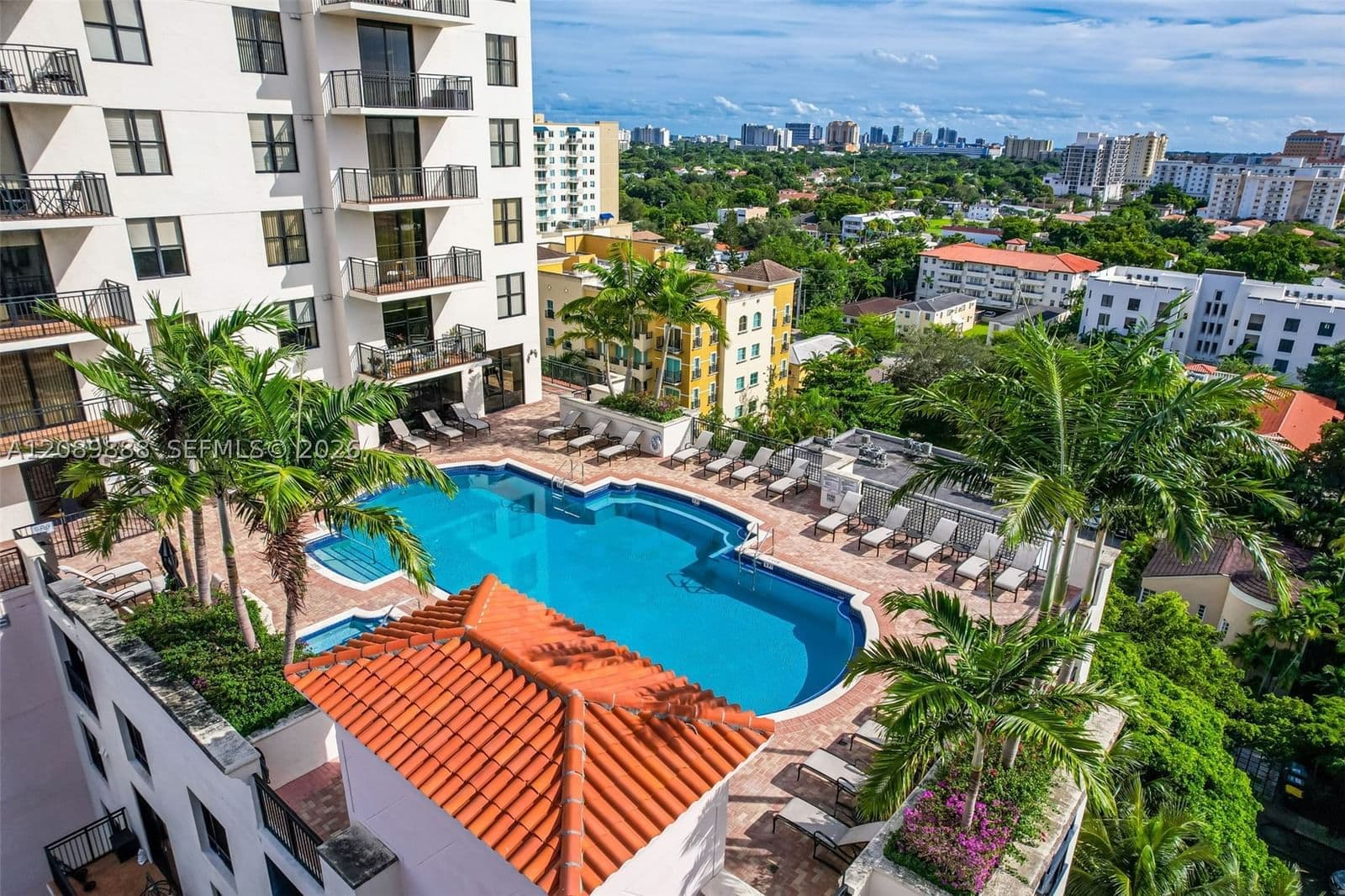 2-bedroom Condo — 888 Douglas Rd #1516, Coral Gables, FL 33134