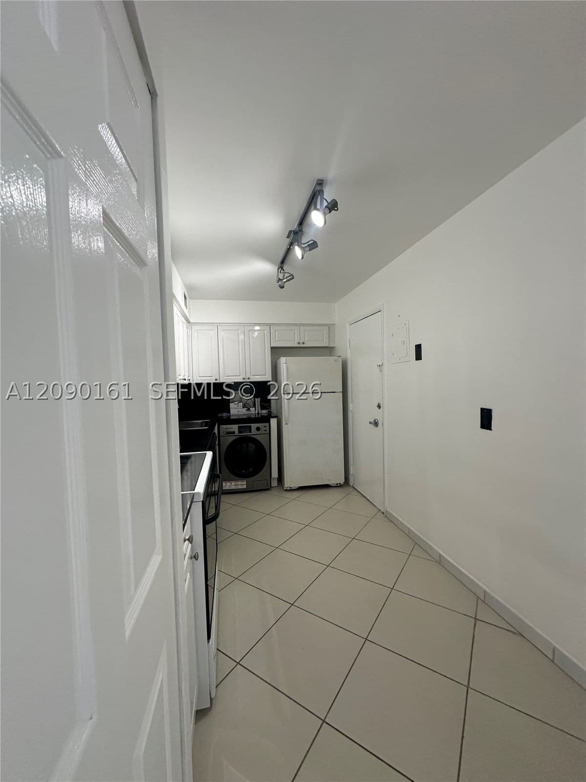 1-bedroom Condo — 6770 Indian Creek Dr #7S, Miami Beach, FL 33141