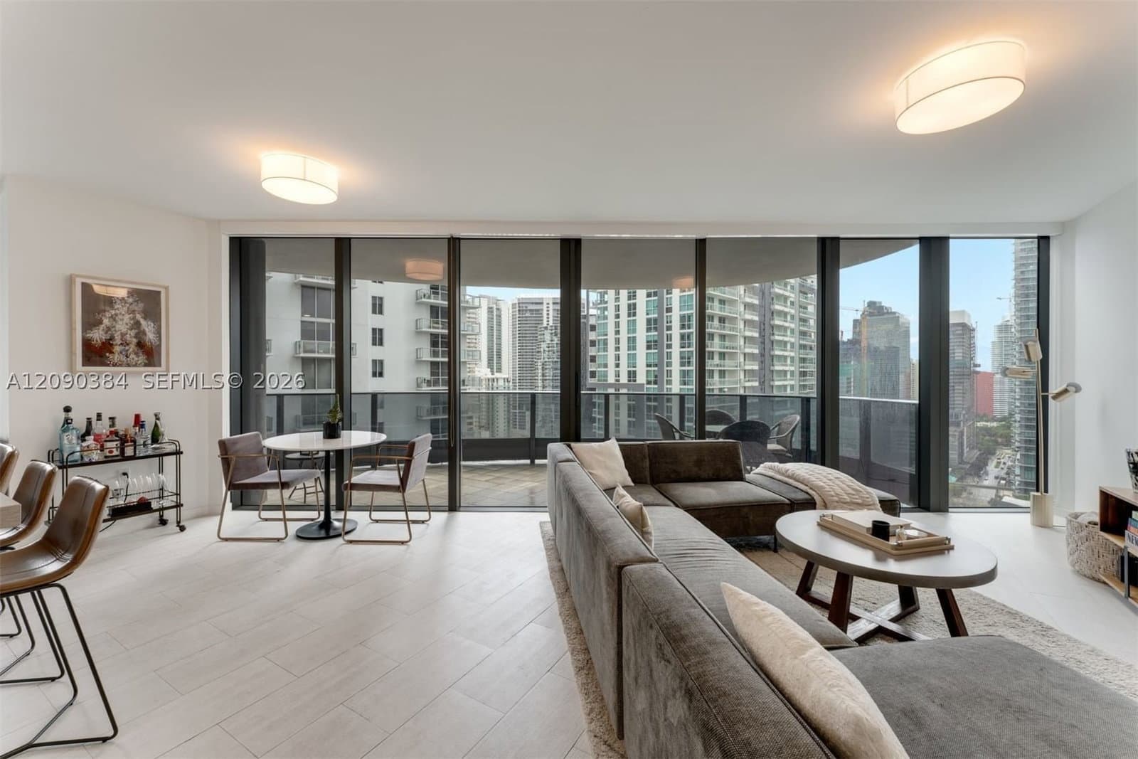 2+1 Condo — 1000 Brickell Plz #2401, Miami, FL 33131