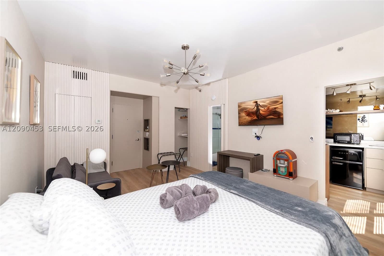 Condo — 918 Ocean Dr #206, Miami Beach, FL 33139