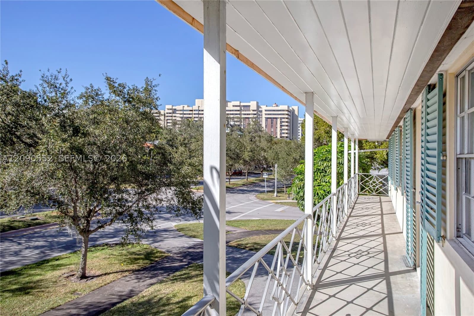 3+1 Müstakil ev — 2805 Segovia St, Coral Gables, FL 33134