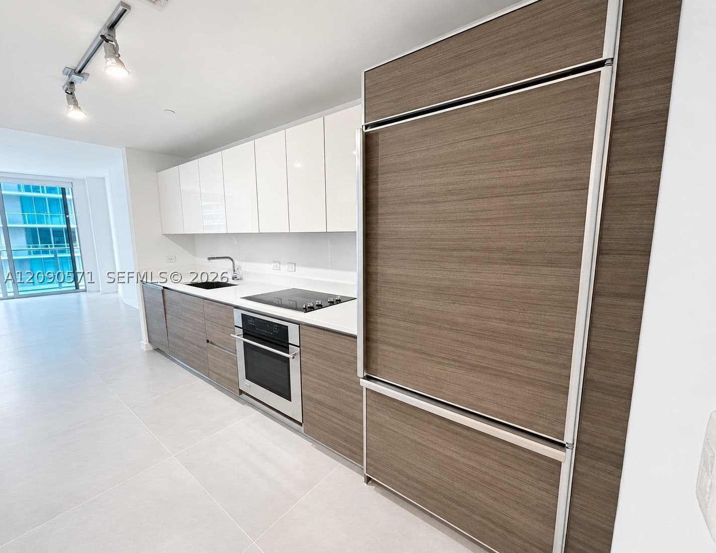 Condo — 1100 Miami Ave #1406, Miami, FL 33130