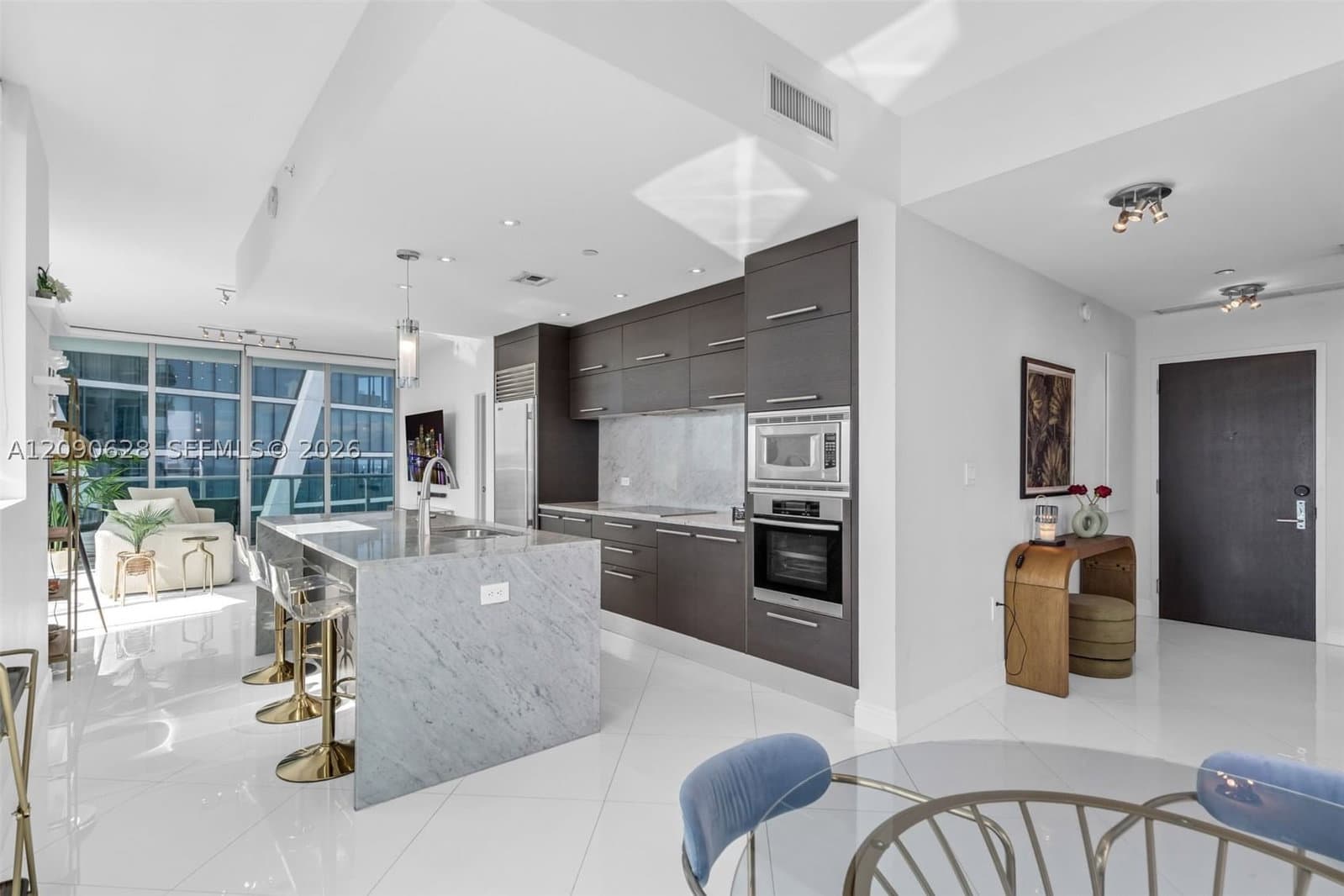 2+1 Condo — 900 Biscayne Blvd #4412, Miami, FL 33132