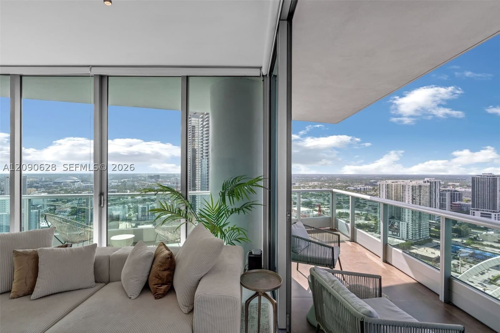 2+1 Condo — 900 Biscayne Blvd #4412, Miami, FL 33132