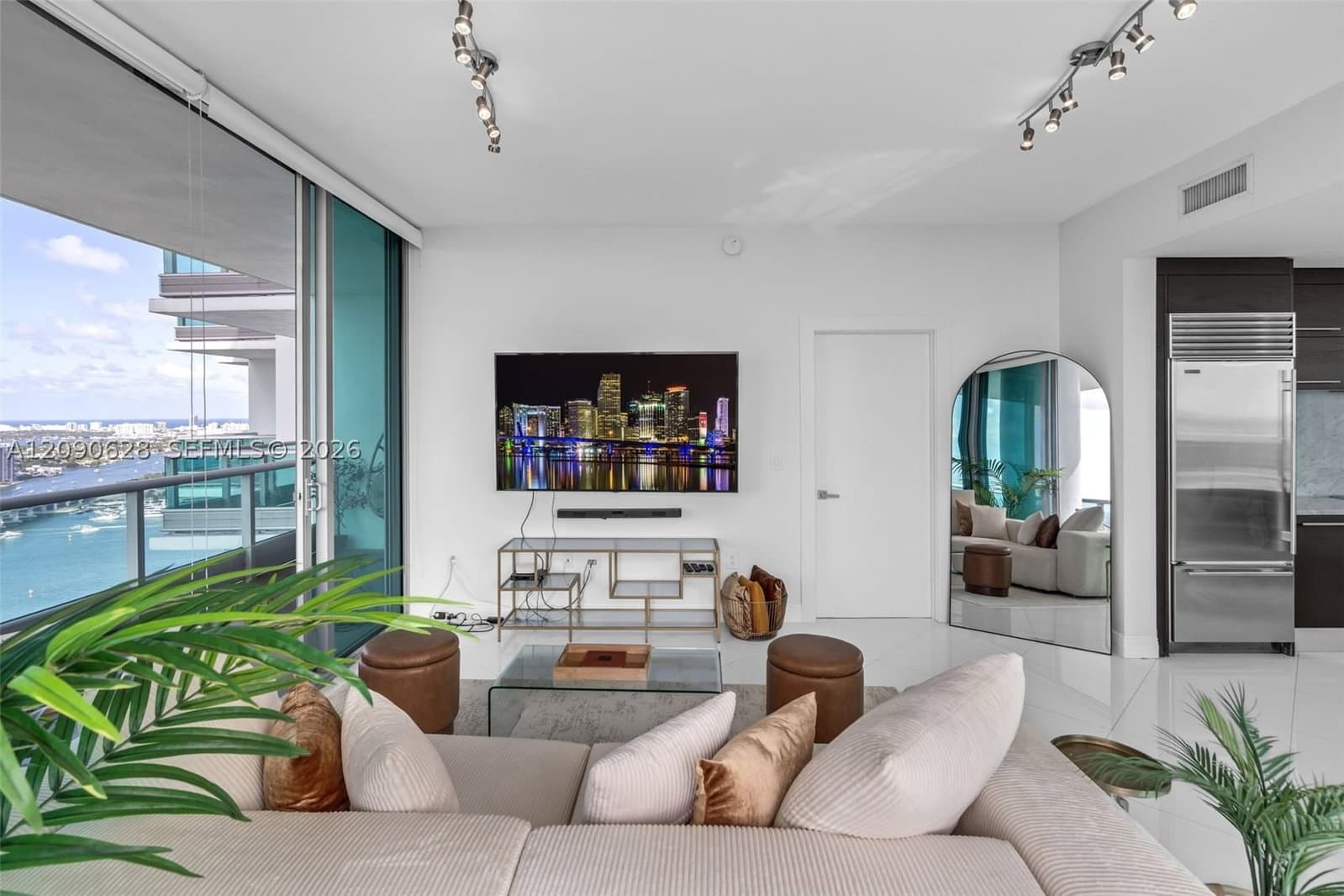 2+1 Condo — 900 Biscayne Blvd #4412, Miami, FL 33132