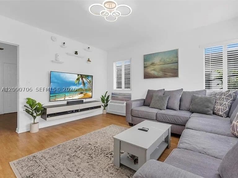 1-bedroom Condo — 1027 Euclid Ave #12, Miami Beach, FL 33139