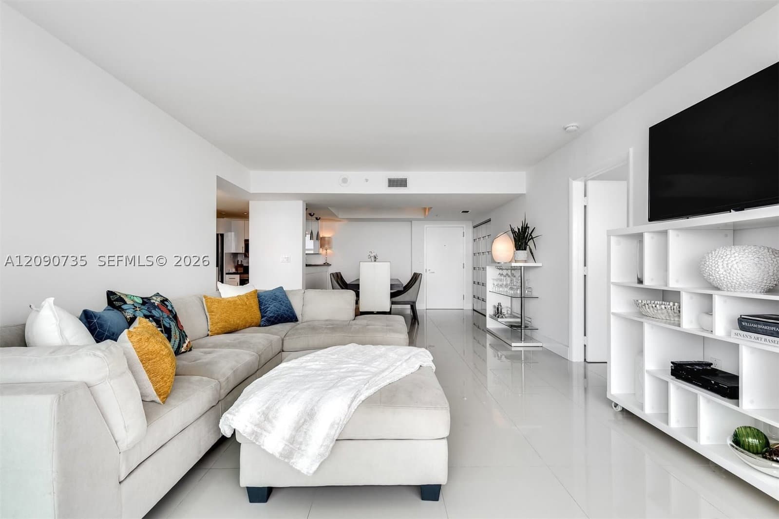 2+1 Condo — 650 west ave #2710, Miami Beach, FL 33139