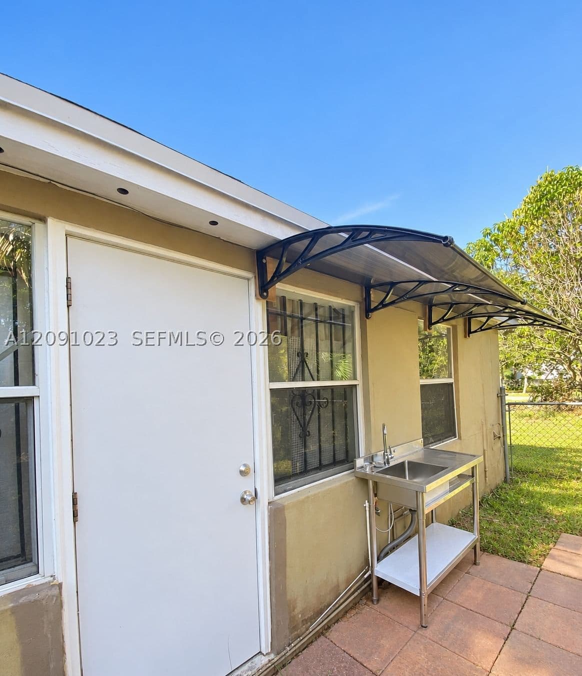 3-bedroom Property — 15 150th St #A, Miami, FL 33161