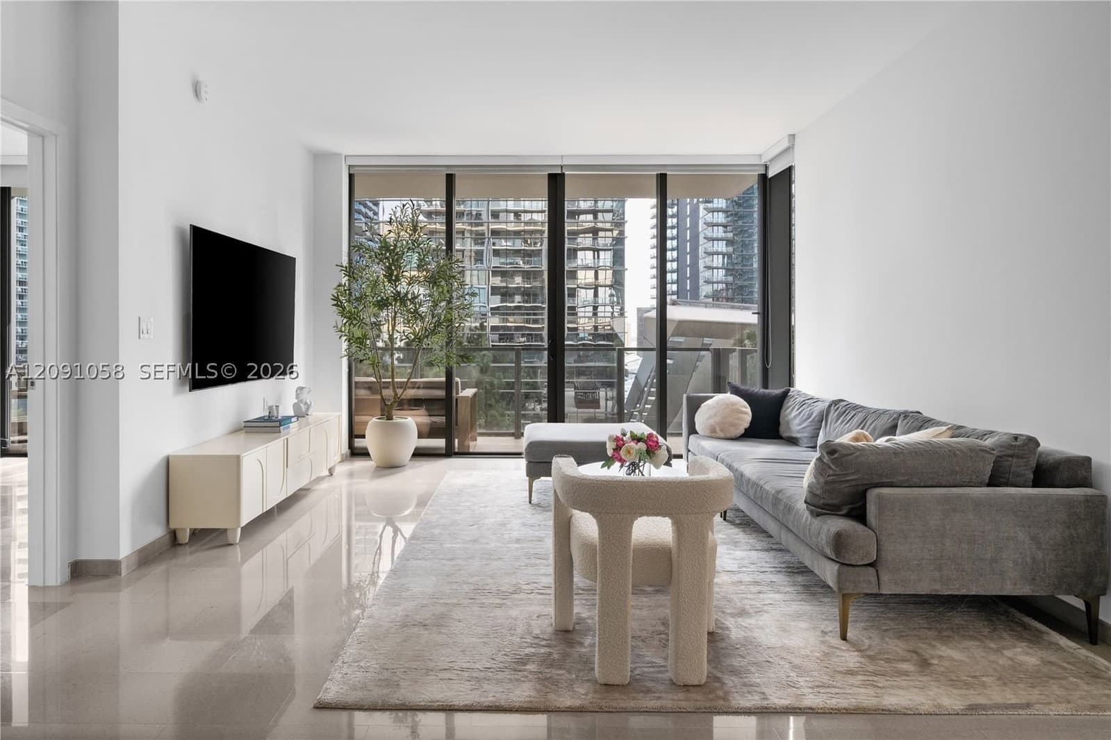 2+1 Condo — 88 7th St #809, Miami, FL 33130