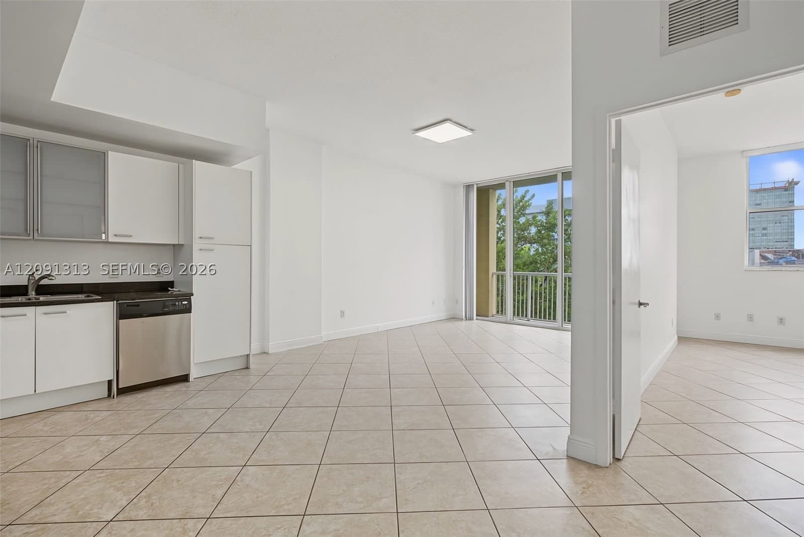 1+1 Condo — 1350 8th Ct #A4 (206), Miami, FL 33136