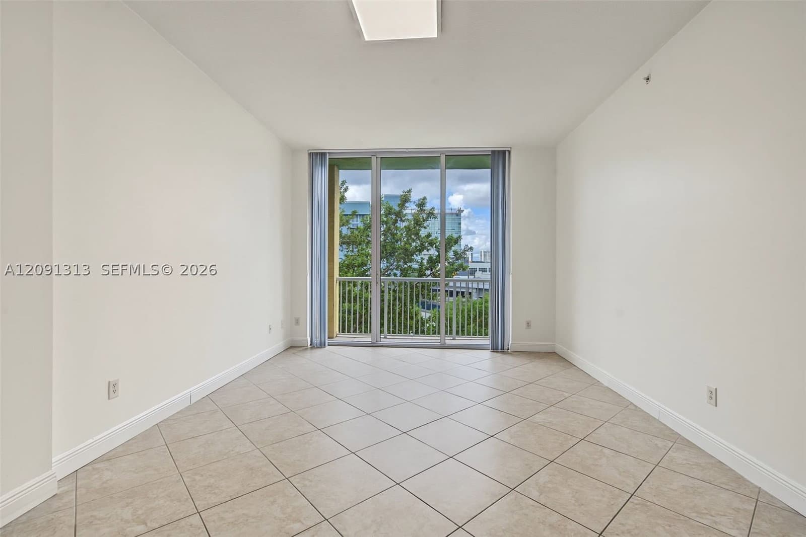 1+1 Condo — 1350 8th Ct #A4 (206), Miami, FL 33136